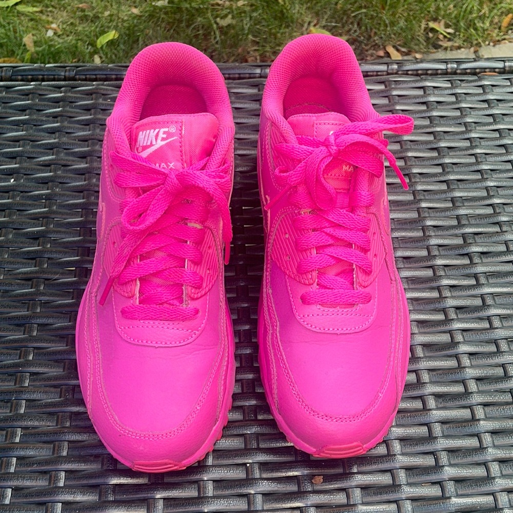 PINK NIKE AIR MAX